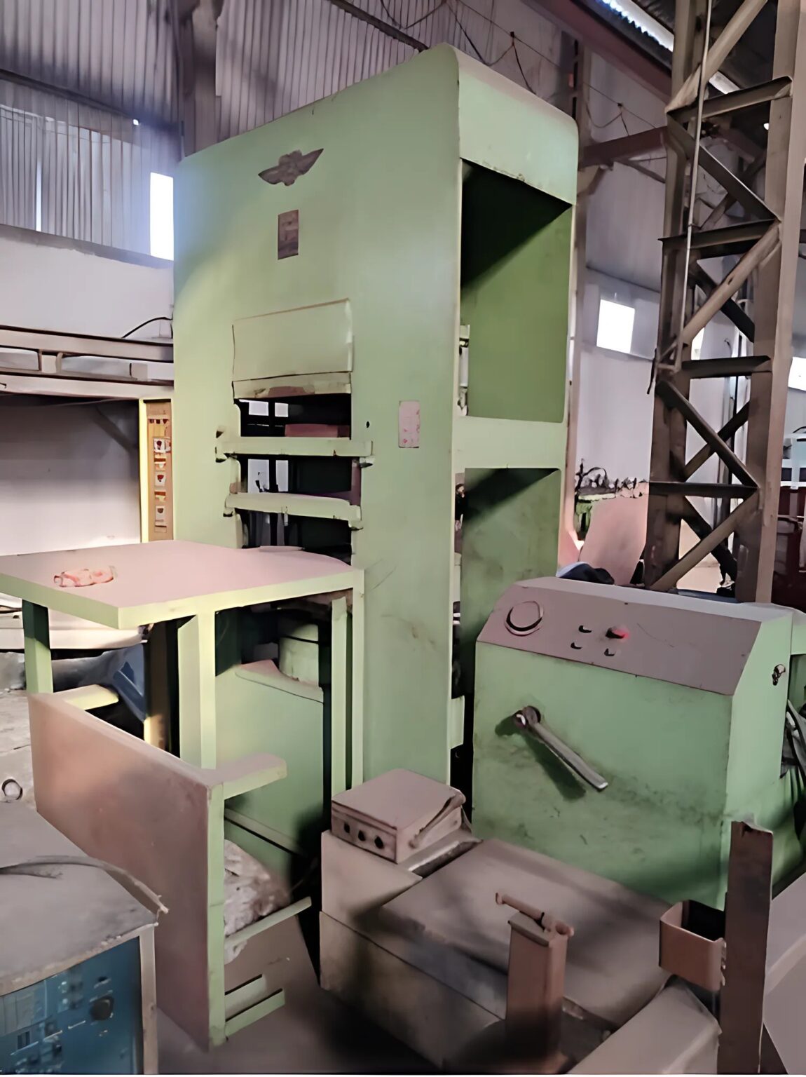 Footwear Making Machinery (8)