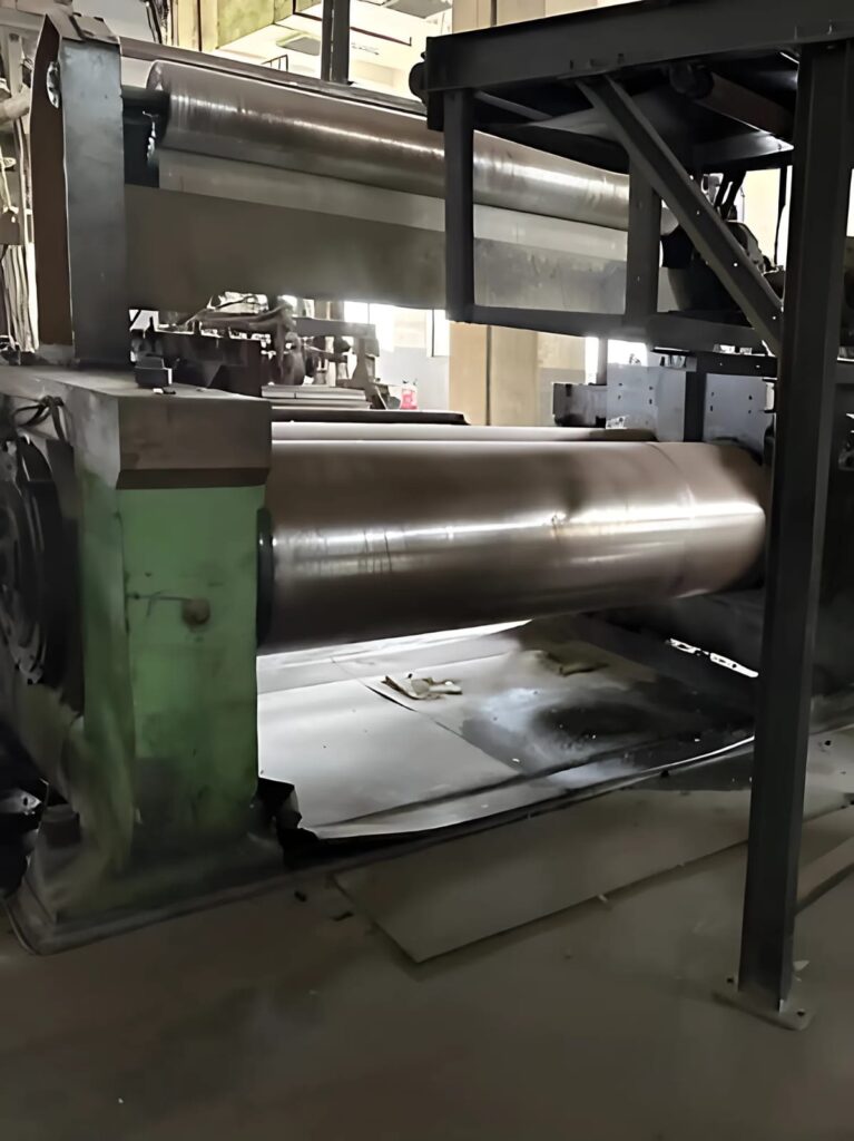 Open rubber mixing mill