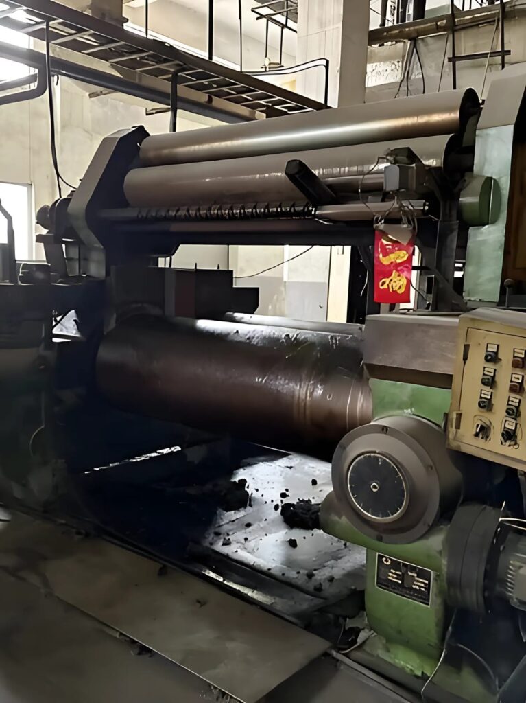 Open rubber mixing mill