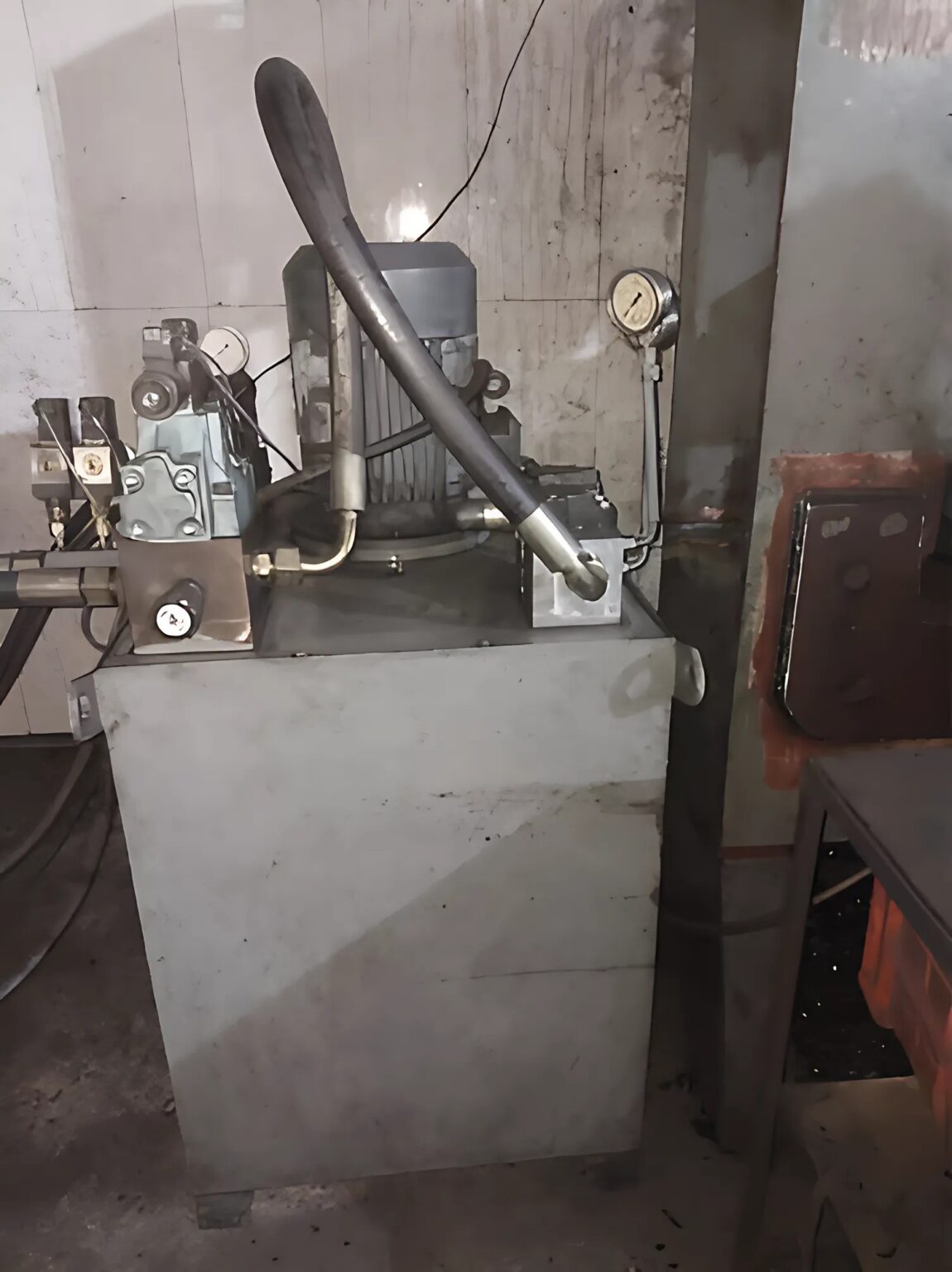 1724664530874 Rubber Hydraulic Press