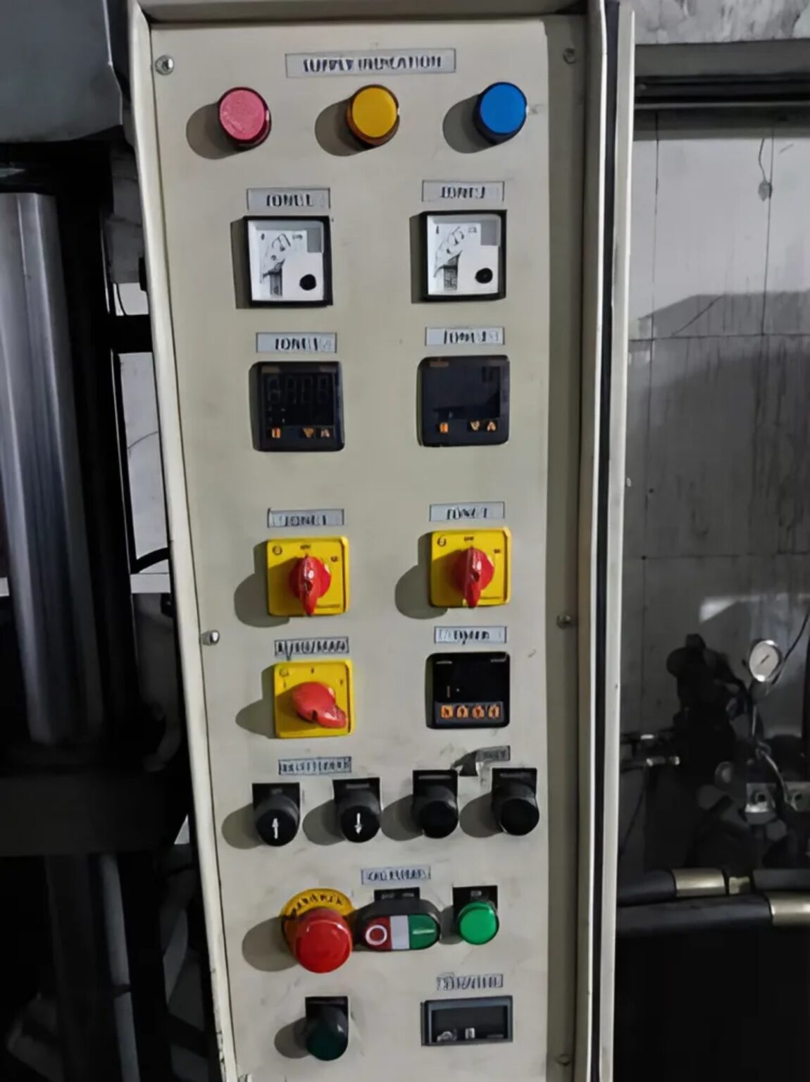 1724664554381 Rubber Hydraulic Press