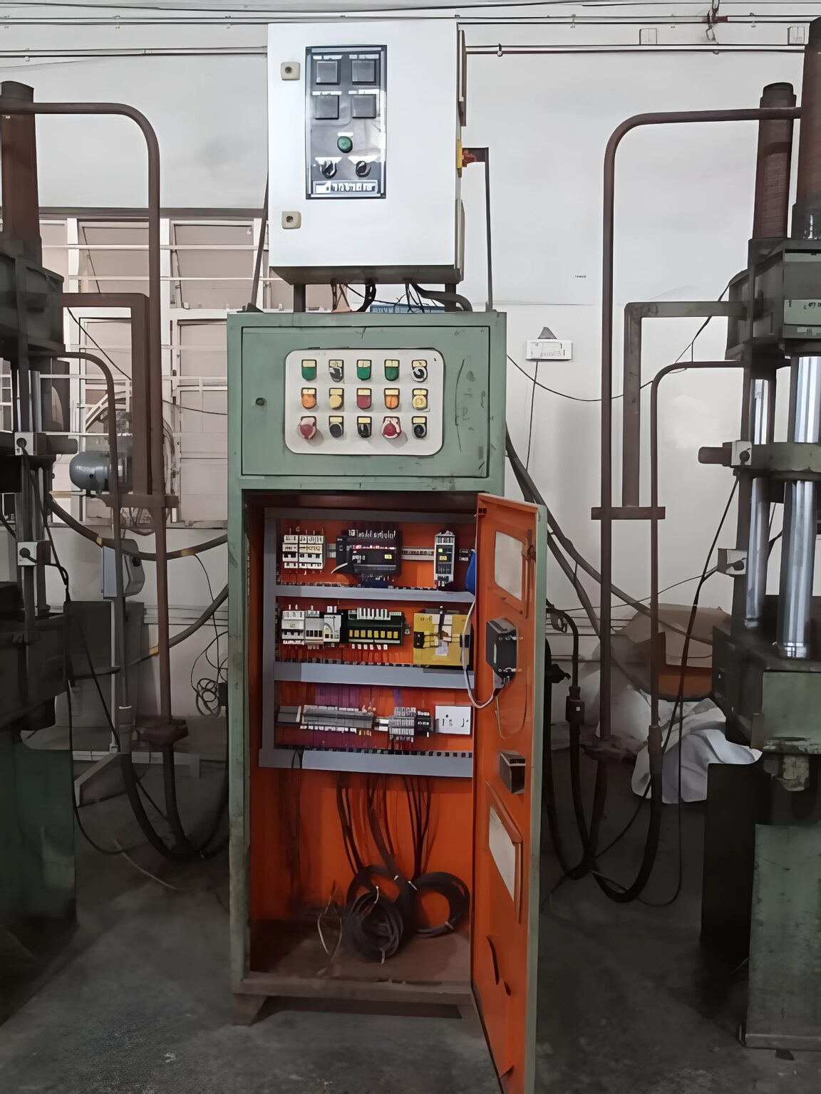 Buy | Sell Used Twin Rubber Hydraulic Buy | Sell Used Twin Rubber Hydraulic
