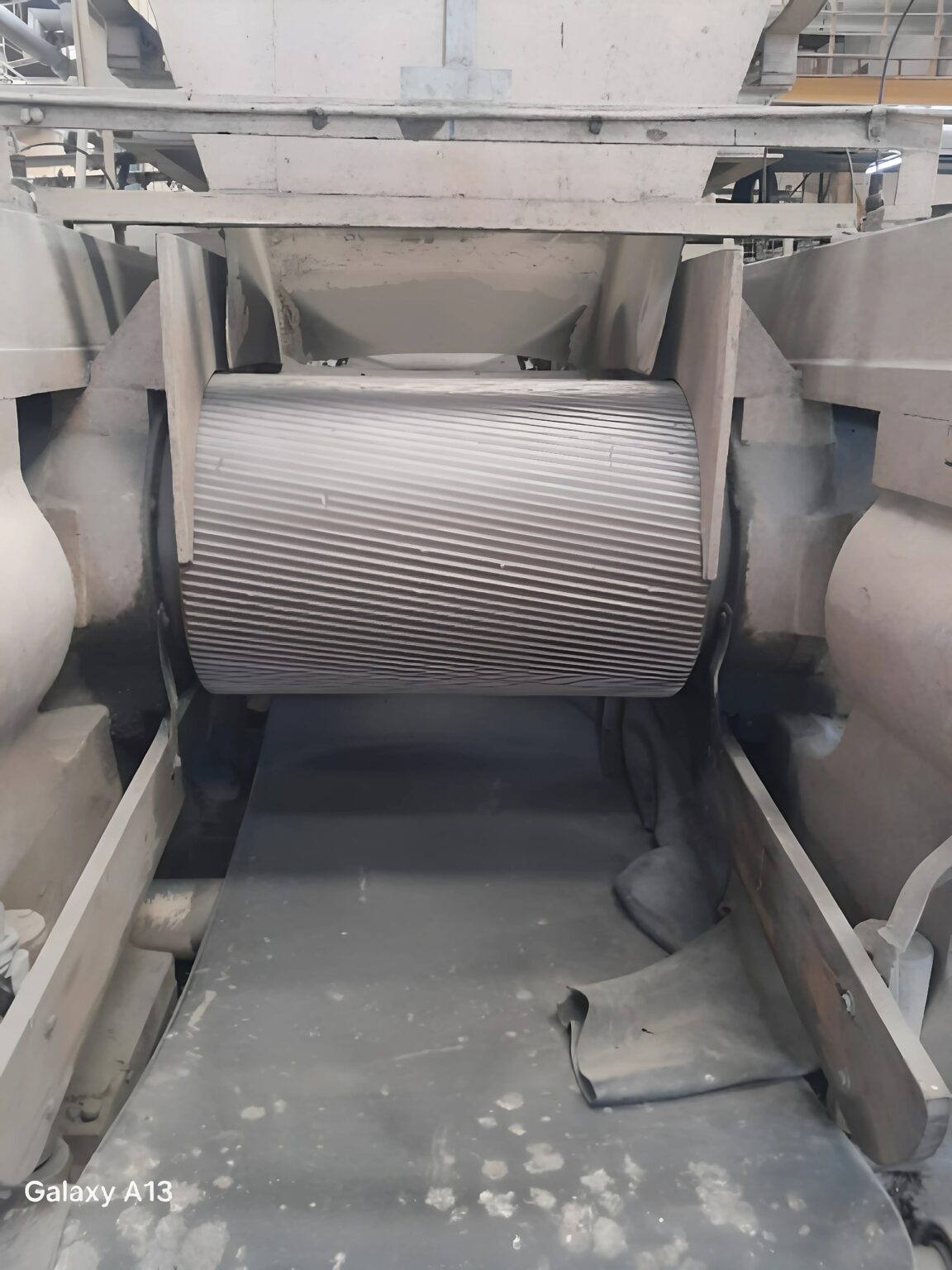 Scrap Rubber & Nylon Tyre Recycling Machine (1) Scrap Rubber & Nylon Tyre Recycling Machine - Cracker