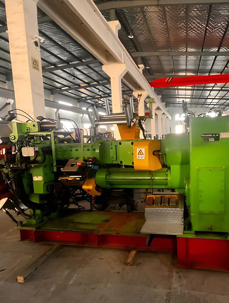 Kobe 65/115 Twin-Screw Cold Feed Extrude