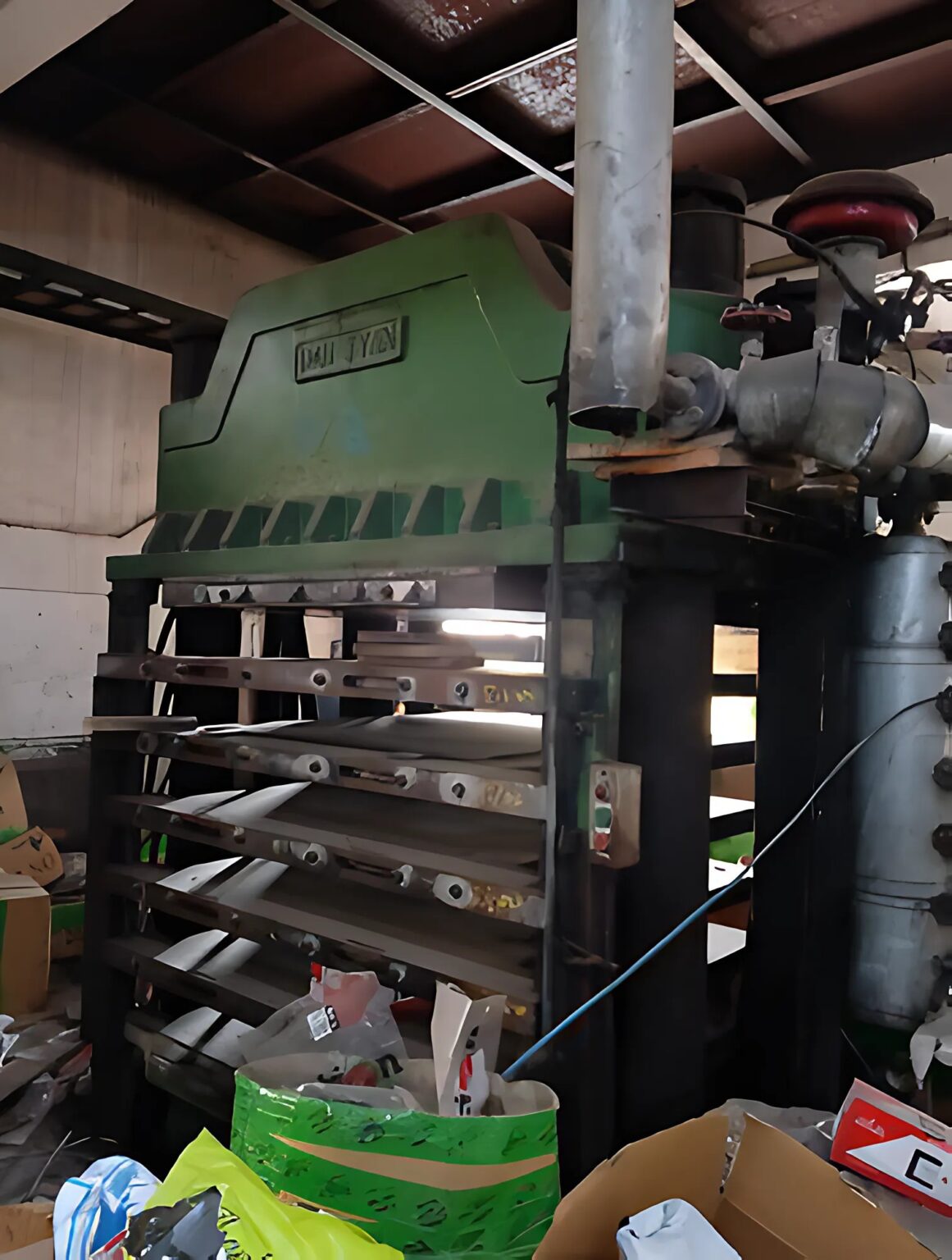 1100 Ton Hydraulic Press 1100 Ton Hydraulic Press