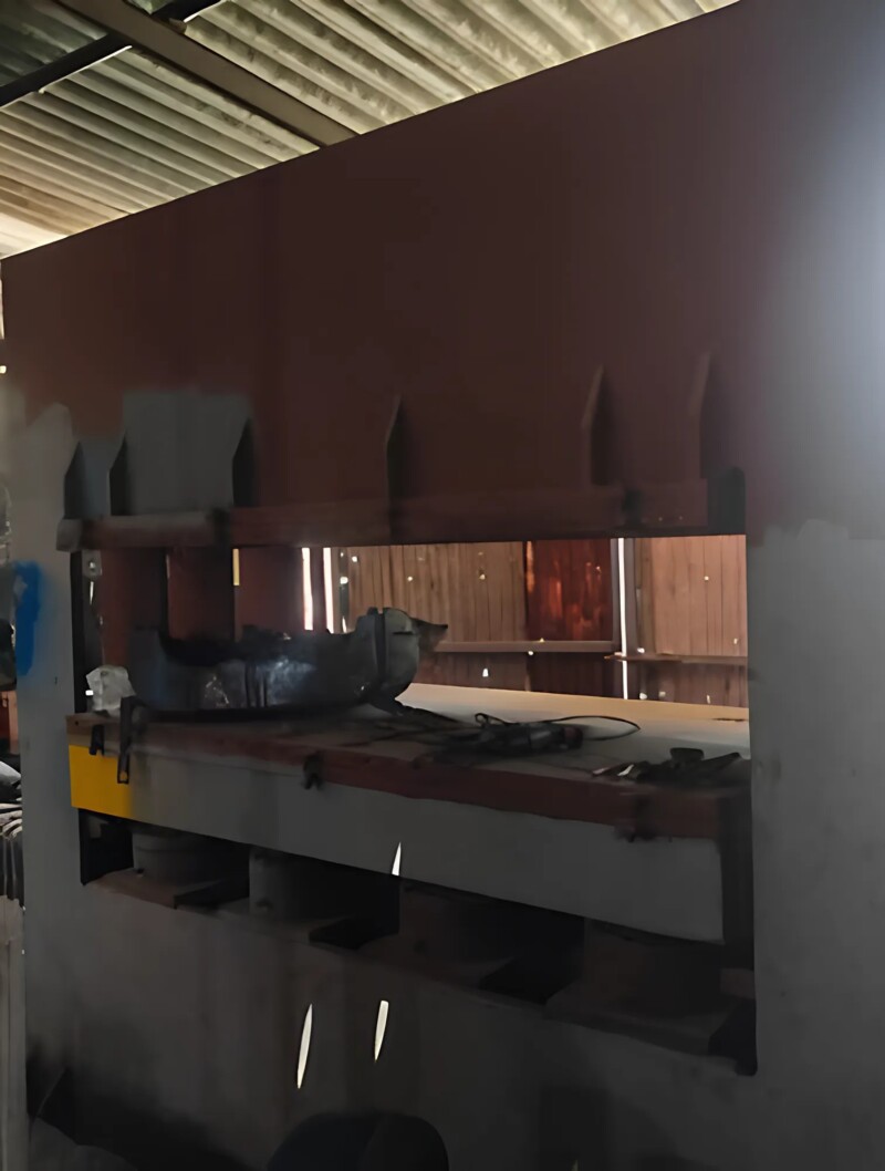 Hydraulic Press – 4.25x9 Ft | 8 Pistons | 24” Daylight Used Hydraulic Press – 4.25x9 Ft | 8 Pistons | 24” Daylight