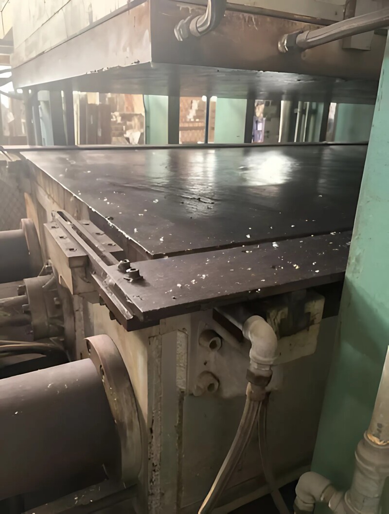 Secondhand Conveyor Belt Hydraulic Press 2.18 x 10 Meter Secondhand Conveyor Belt Hydraulic Press 2.18 x 10 Meter